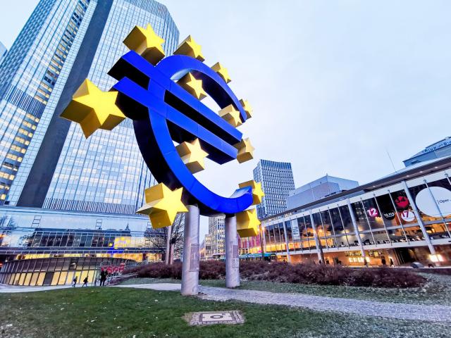 欧洲央行开始谈缩债 欧元重返1.18水平
